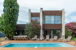 Villa Wine & Roses